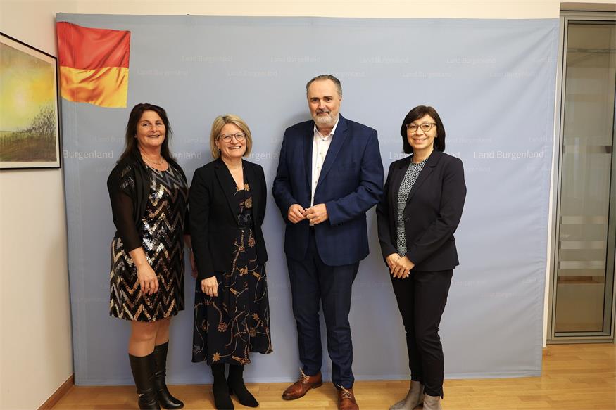 Sabine Munzenrieder, Bezirkshauptfrau Ulrike Zschech (BH Neusiedl/See), Landeshauptmann Hans Peter Doskozil und Bezirkshauptfrau Birgit Kiss-Wagner (BH Eisenstadt-Umgebung). 