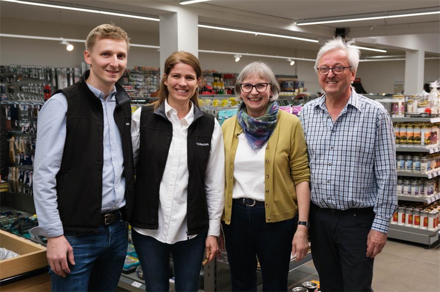 Schlagen gemeinsam ein neues Kapitel auf: Markus, Sabine, Martina und Herbert Gelbmann.