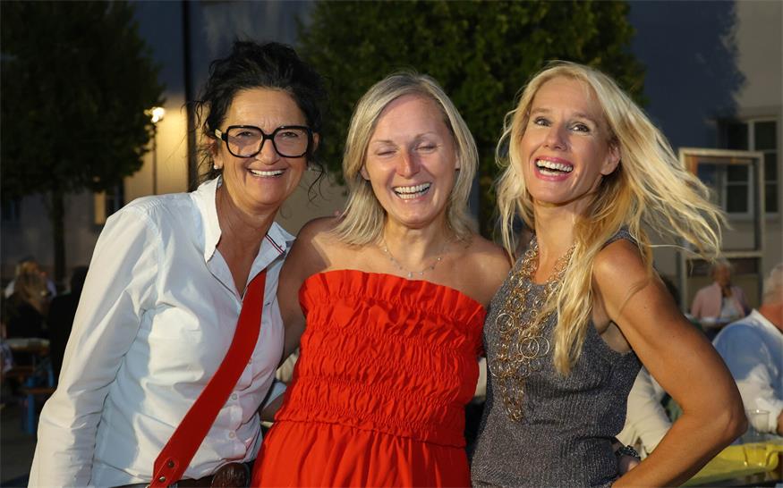 Grillparty vor der Haydnkirche