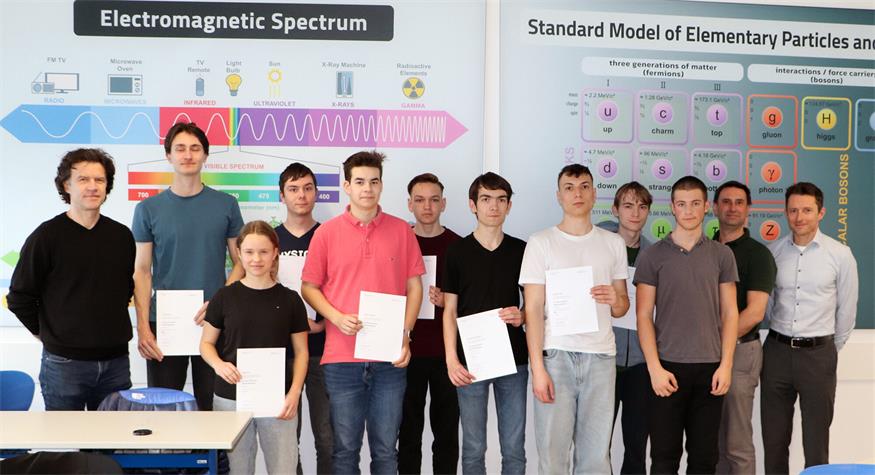 Schülerinnen und Schüler aus der HTL Pinkafeld, HTL Eisenstadt und dem Gymnasium Neusiedl nahmen an dem Wettbewerb teil.