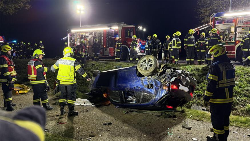 Schwerer Verkehrsunfall auf der B65 PKW touchiert Baum und überschlägt sich