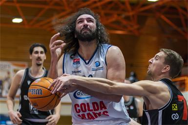 Sead Hadzifejzovic glänzte mit 14 Punkten und 13 Rebounds, die er aus der Luft pflückte.