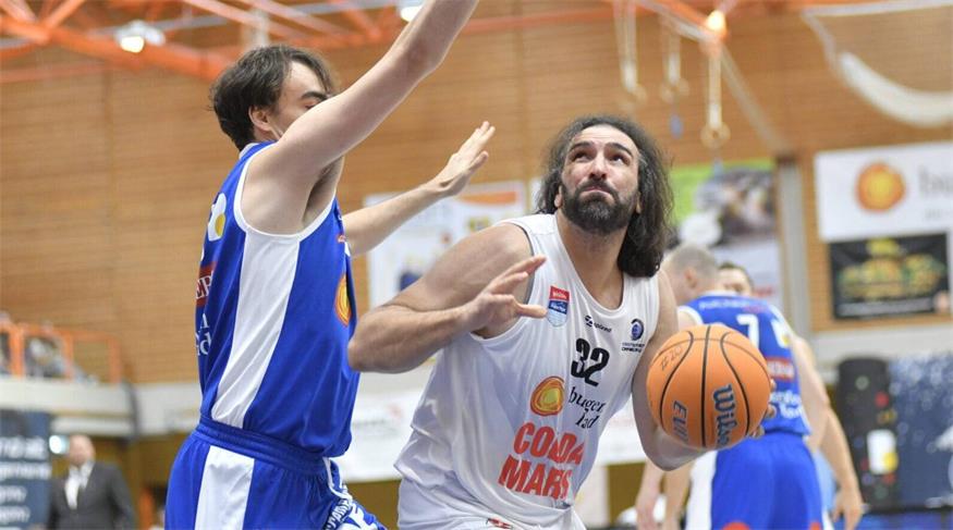 Sead Hadzifejzovic (r.) und die Dragonz setzten sich gegen die Gunners mit Victor Seales (l.) durch.