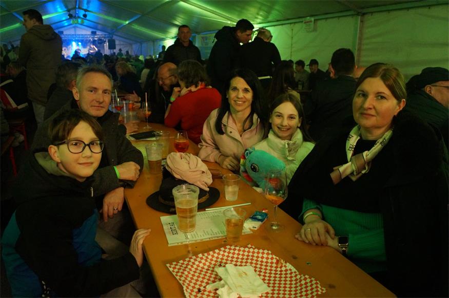 Kirtag in Mattersburg: Fußball, Freibier und beste Festzeltstimmung