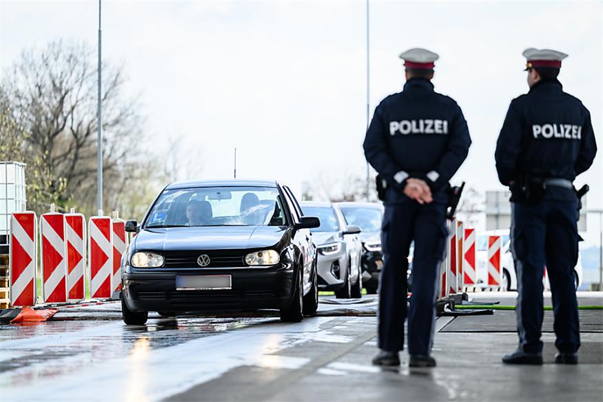 Seuchenteppiche bei den größeren Grenzübergängen