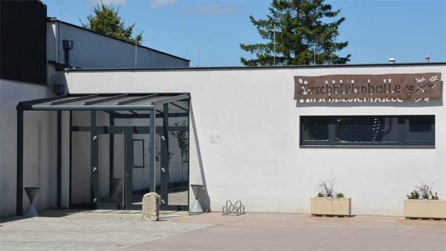 Sitzung. In der Kirschblütenhalle besprach und beschloss der Gemeinderat unter anderem die Arztpraxissanierung sowie den Grundkauf für ein neues Feuerwehrhaus.