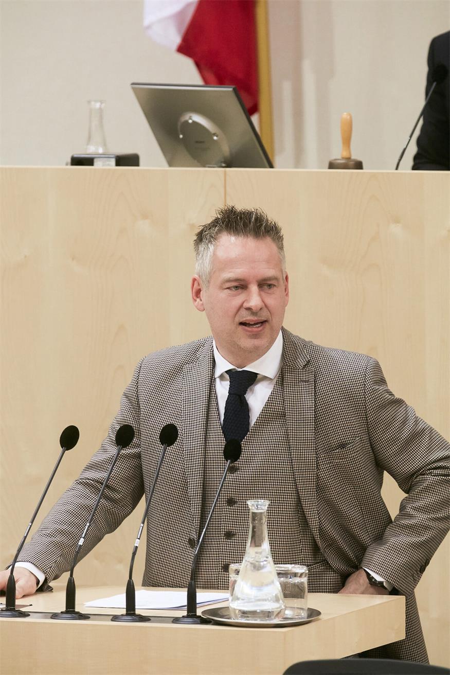 Kandidaten-Poker für den Nationalrat ist auch im Land eröffnet
