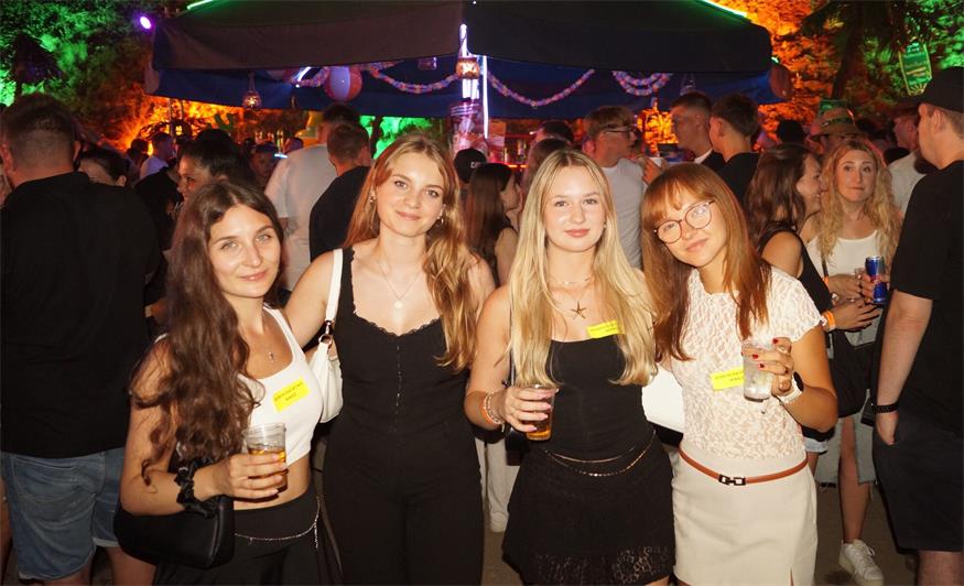 SLESS Beachparty bot Partystimmung pur