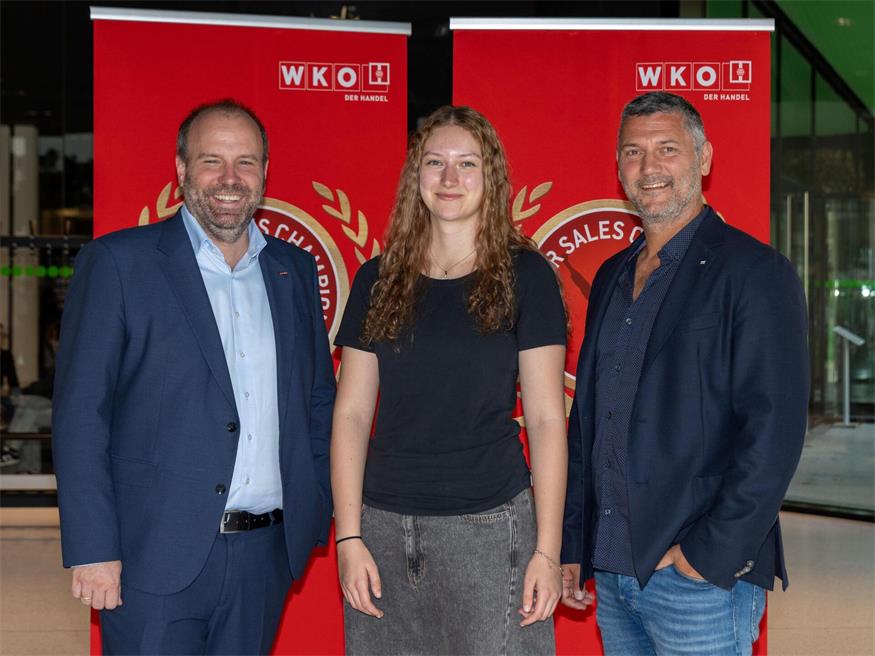 Spartengeschäftsführer Christoph Gruber, Johanna Maria Schütz und René Mahlknecht, Obmann des Landesgremiums Maschinen- und Technologiehandel (v. l.)