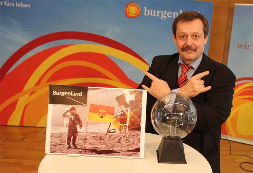 Spektakulär war 2021 die Präsentation als Forschungskoordinator. Jetzt nimmt Physiker Werner Gruber Abschied aus dem Landhaus. 