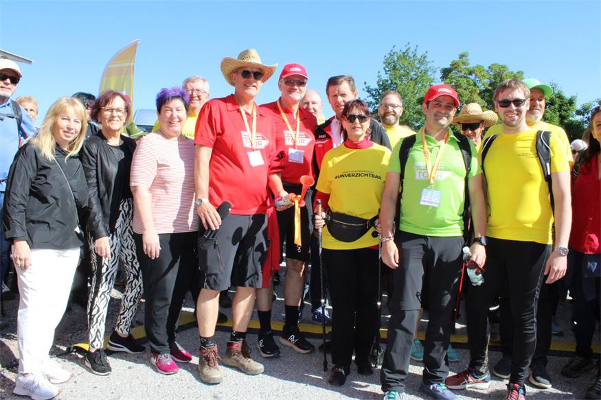 Stadtmarketing-Obfrau Mary Bauer, Stadträtin Gerlinde Heger, Vizebürgermeisterin Christina Köppel, Wanderguide Michael Pimiskern, ORF-Landesdirektor Werner Herics, Bürgermeister Johann Heisz, Martina Mohapp, Tourguide Walter Biller und Alexander Grosz.