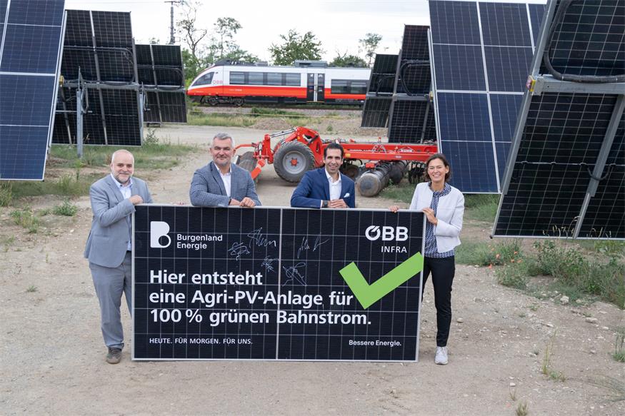 Startschuss in Donnerskirchen (v.l.): Esterhazy-Betriebe-Vorstandsvorsitzender Matthias Grün, Landesrat Heinrich Dorner, Burgenland-Energie-Vorstandsvorsitzender Stephan Sharma und Silvia Angelo, Vorständin der ÖBB-Infrastruktur AG.