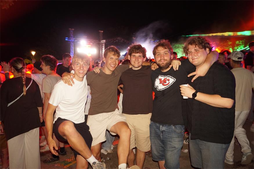 SLESS Beachparty bot Partystimmung pur