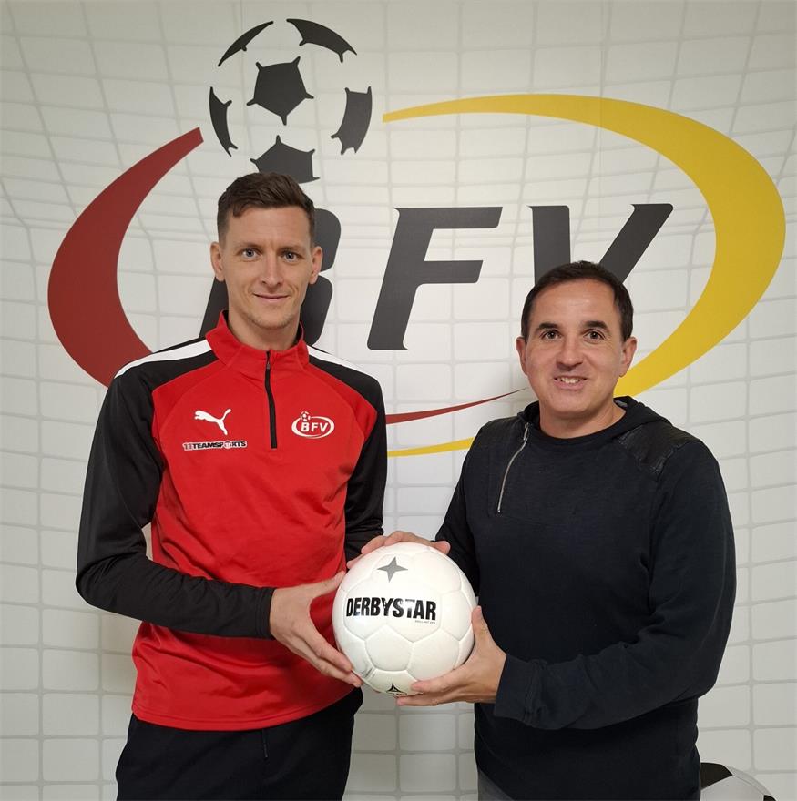 Stephan Zwierschitz (l.) beerbt Didi Heger mit dessen operatioben Aufgaben beim Burgenländischen Fußballverband (BFV).