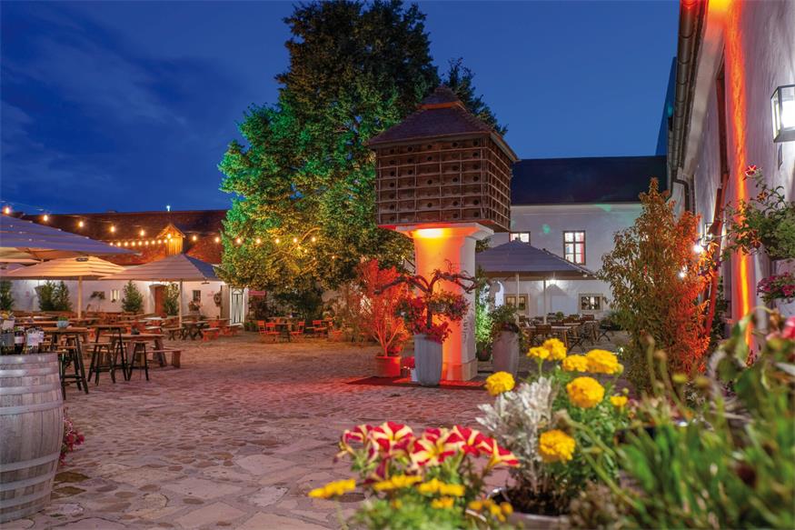 Stimmungsvoller Arkadenhof in der Csello Mühle. 