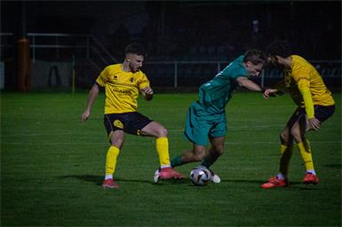 Stolpern verboten heißt es am Samstag beim Derby für die Spieler aus St. Margarethen und Klingenbach