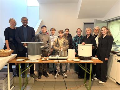 Susanne Janitsch, Pfarrer Shinto Michael , Fabian, Elias, Niklas, Laura, Daniela Nörrer, Brigitte Pekovits, Ria Reiteritsch und Sophie Stocker halfen mit.