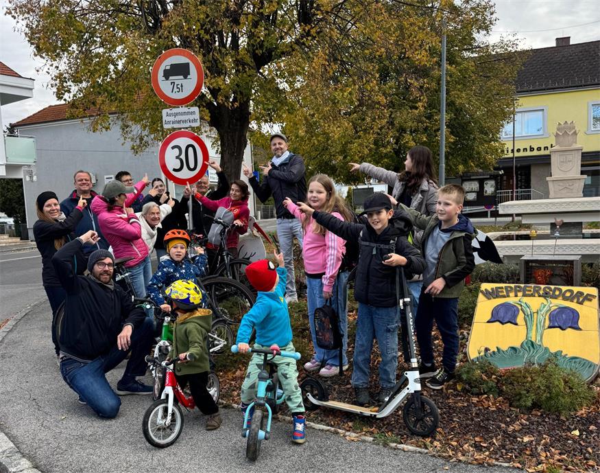 Tempo 30 in der Hauptstraße sorgt für mehr Radweg, mehr Sicherheit, weniger Lärm und höhere Lebensqualität– ein Gewinn für alle Verkehrsteilnehmerinnen und Verkehrsteilnehmer.