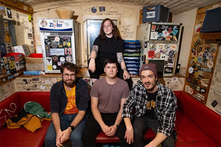 The Refrigerators im Backstageraum des Chelsea: Fabian Palkovitsch, Johannes Waba, Michael Lagler und Elina Zwinger-Lamster.