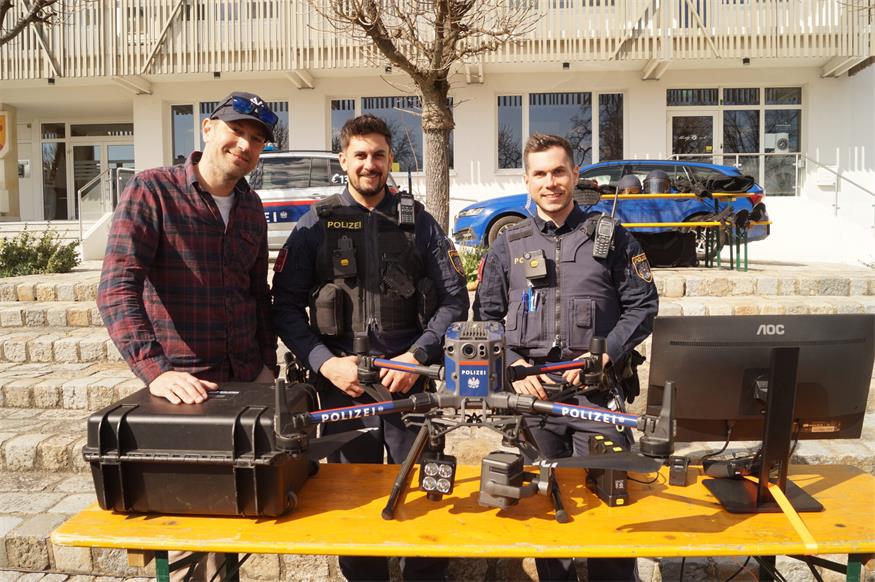 Blaulichttag begeisterte Groß und Klein in Pöttsching