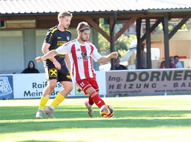 Tim Jelenko (am Ball) ist nach dem 3:0 im Derby schon wieder gefordet, jetzt in Bad Tatzmannsdorf.