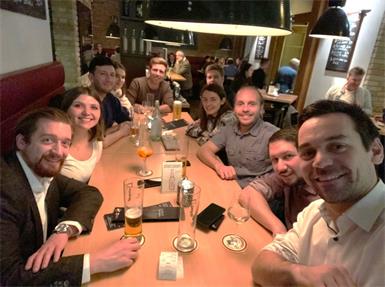 Tobias Tangl, Lejla Visnic, Albert Werfring, Rebecca Wenzl, Simon Luckinger, Paul Jeidler, Romana Greiner, Martin Giefing, Bernd Bradl, Philipp Szelinger verbrachten einen gemütlichen Abend im „Golser“ in Wien.