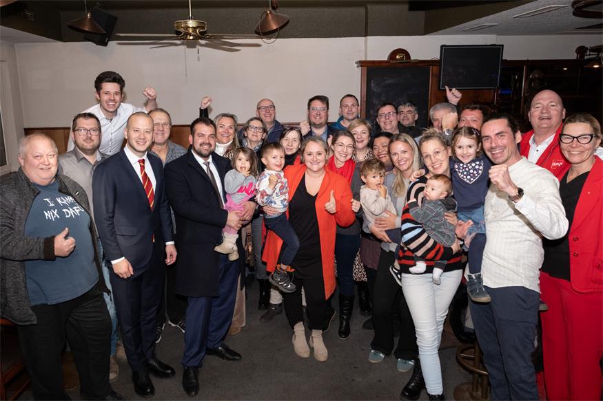 Tolle Stimmung bei der Wahlparty für Kilian Brandstätter. Am Wahlabend wurde im „Insider“ gefeiert.