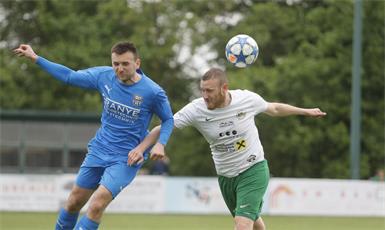Tomislav Ivanovic (l.) und seine Bad Sauerbrunner machten in Pama (r. Christian Hafner) fette Beute und siegten mit 2:0.