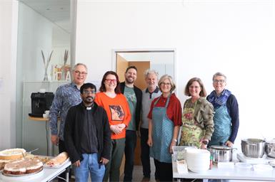 Toni Schnabl, Pater John, Waltraud Wolfram, Thomas Spitaler, Alois Pichler, Sonja Artner, Barbara Buchinger und Claudia Krecht organisierten in guter Zusammenarbeit das Fastensuppenessen.