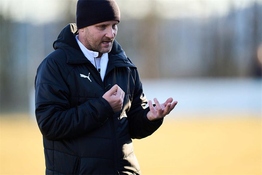 Trainer Leon Imre hat alles im Griff. Der SV Mühlgraben tanzt geschmeidig durch die Vorbereitung.