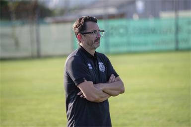 Trainer Michael Weihrauch beim SV Mörbisch: Nach dem Spiel gegen Stotzing legte er sein Amt nieder.