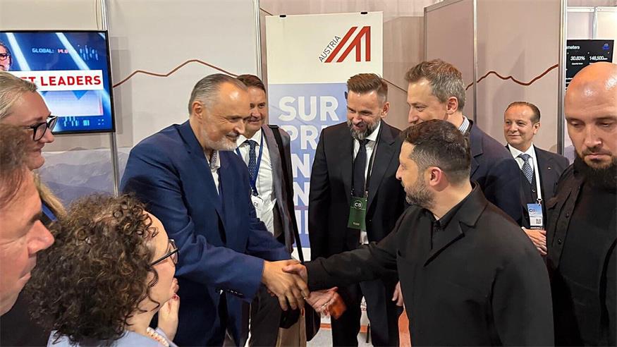Treffen bei der Eröffnung des „Carpathian 8 Summits“: Landeshauptmann Hans Peter Doskozil und der ukrainische Präsident Wolodymyr Selenskyj.