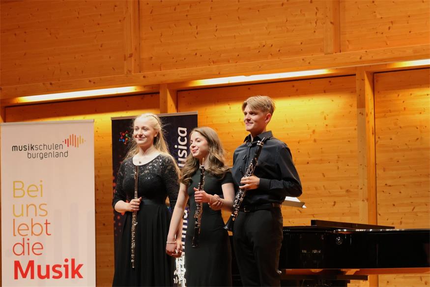 4 Jenő-Takács-Stipendien an herausragende junge Musiker:innen vergeben