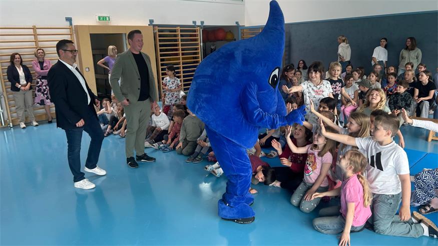 "Tropfi" begeisterte die Schattendorfer Volksschulkinder.
