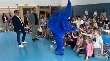"Tropfi" begeisterte die Schattendorfer Volksschulkinder.
