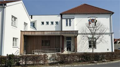 Um Kapazitäten zu schaffen, soll der Jugendraum im „alten Gemeindeamt“ umgebaut werden.