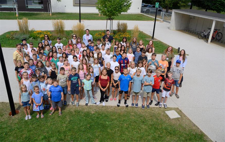 Um die 100 Kinder nahmen an dem von Waltraud Ehrenhöfer mit viel Elan und Engagement organisierten Kurs teil. 
