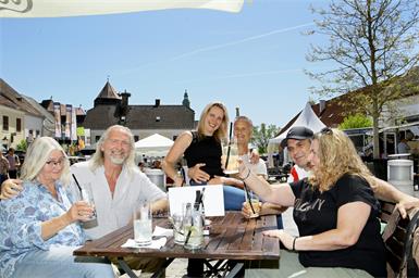 Uschi Fischer, Christian Fischer, Markus Storn, Elvira Dvorak, Markus und Manuela Lüftner. 