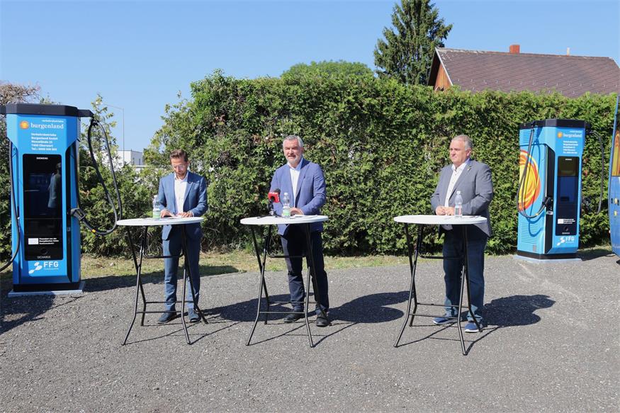 VBB-Geschäftsführer Johannes Jandrisevits, Verkehrslandesrat Heinrich Dorner und VBB-Geschäftsführer Wolfgang Werderits.<?ZE?><?ZE?>