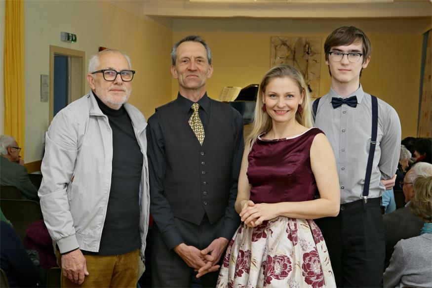 Veranstalter Klaus Huber, Pianist Christian Richter, Sopanistin Elisabeth Pratscher und Schüler von Elisabeth Pratscher Bassbariton Tristan Csaszar. 
