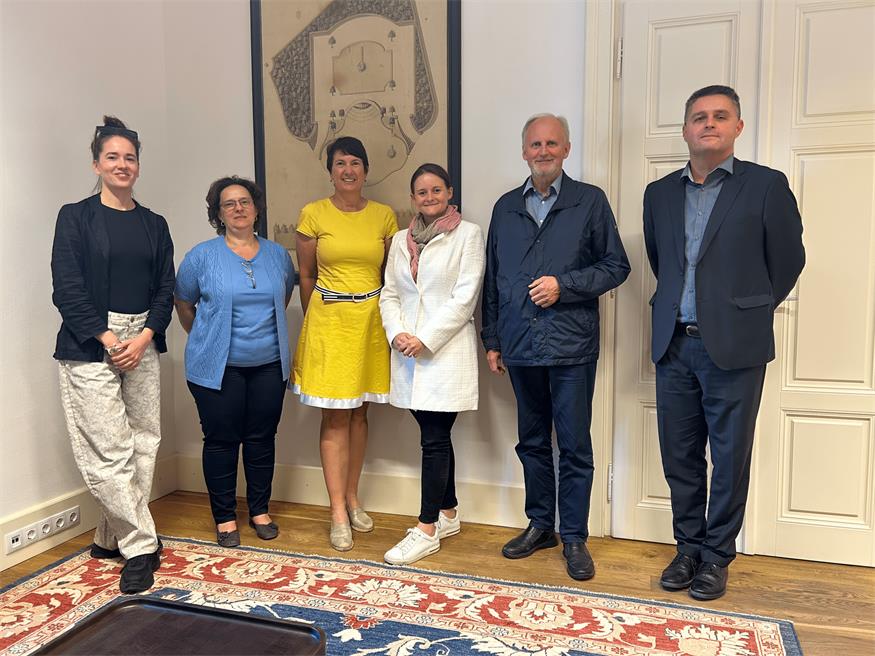 Verein Welterbe Neusiedler See-Geschäftsführerin Lina Karner und Obmann Erwin Preiner zu Besuch in Schloss Esterháza in Fertöd bei der neuen ungarischen Site Managerin Csilla Sutö.