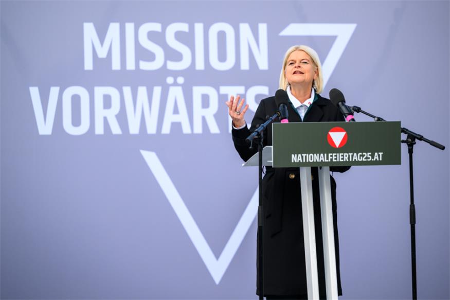 Verteidigungsministerin Tanner (ÖVP) anlässlich des Nationalfeiertages