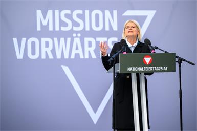 Verteidigungsministerin Tanner (ÖVP) anlässlich des Nationalfeiertages