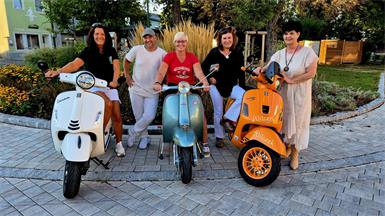Vespa Charity: Daniela Richter, Rene Wirthner, Bettina Wicha, Sabine Igel, Silvia Kerschbaumer (v.l.).