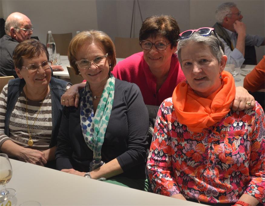 Kunterbunte Premiere für Donnerskirchener „Ollitog Ball“