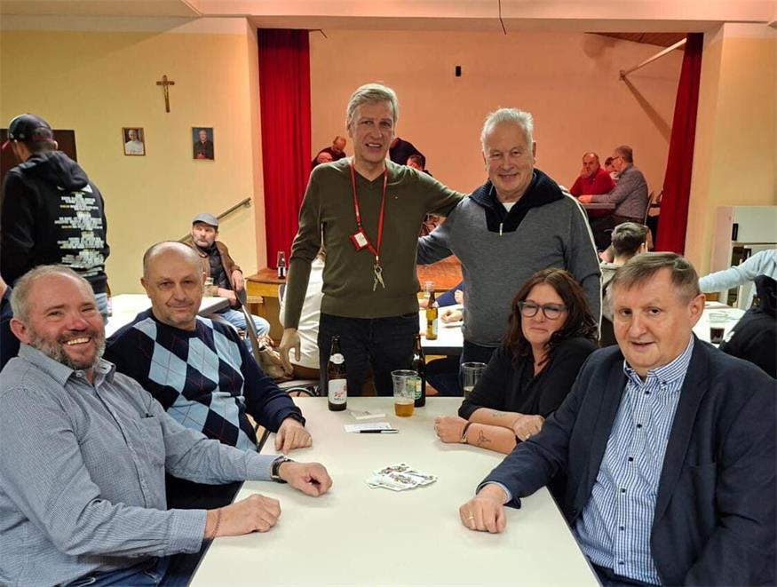 Viktor Kirisits, Mario Sagmeister, Peter Zsifkovits, Robert Zsifkovits, Sandra Kirisits und Johann Zsifkovits hatten Spaß.