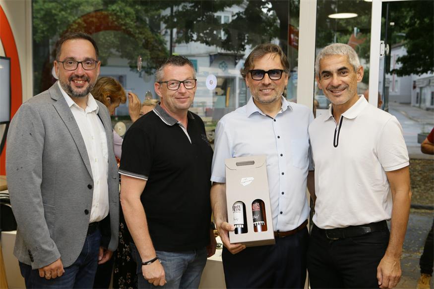 Optiker Nechansky lud zur Eröffnungsfeier des neuen Standortes