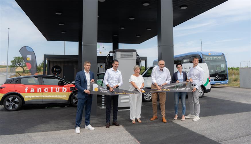 V.l.n.r: BE Solution GF Benjamin Böckl, Burgenland Energie CEO Stephan Sharma, Bürgermeisterin Mattersburg Claudia Schlager, Landeshauptmann Hans Peter Doskozil, LIB GF Jutta Benedek, Solah Group GF Alexander Pultz.