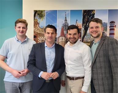 V.l.n.r.: gf. JVP-Landesobmann Daniel Heintz, gf. ÖVP-Landesparteiobmann Christoph Zarits, gf. JVP-Bezirksobmann Wolf Steinhäusl und der scheidende JVP-Bezirksobmann Thomas Steiner jun.