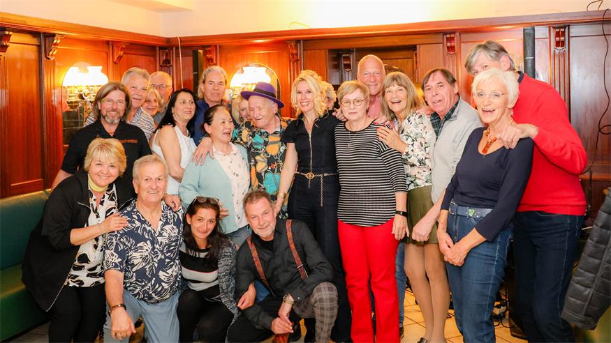 Volle Tanzfläche im Café Central